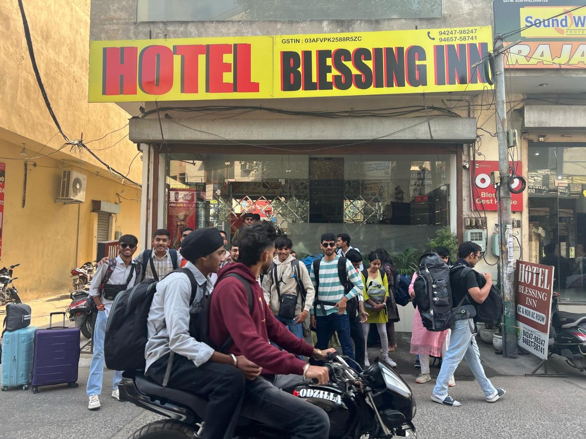 Hotel Blessing Inn By Grb ชลันธระ ภายนอก รูปภาพ